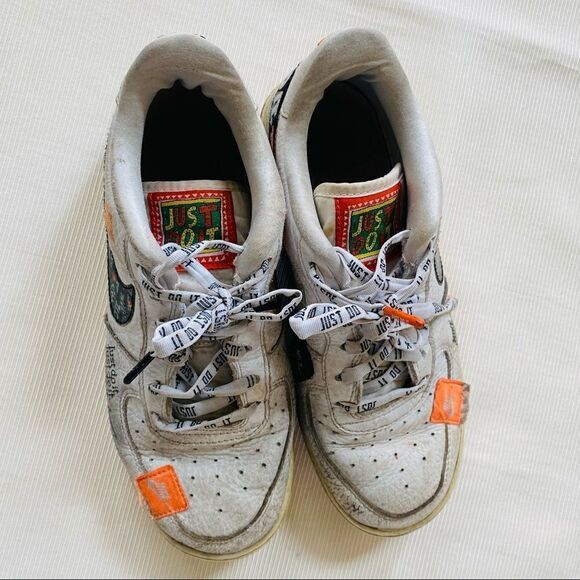Nike Just Do It Air Force 1 White A03977-100 6Y - Picture 2 of 8